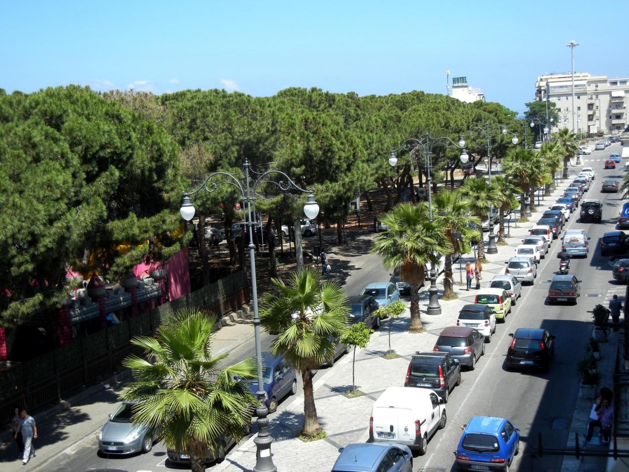 B&B La Pineta Reggio di Calabria Ngoại thất bức ảnh